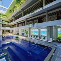 アトリウムプール