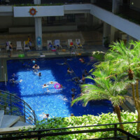 アトリウムプール